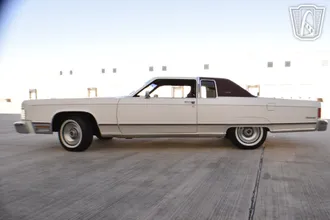 1976 Lincoln Town Coupe photo 4