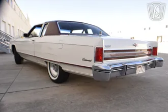 1976 Lincoln Town Coupe photo 7