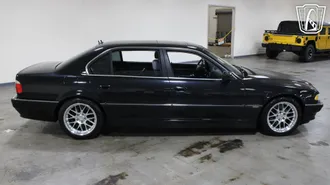 2001 BMW 740il photo 3