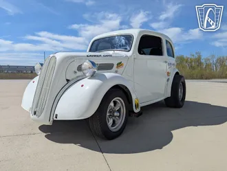 1948 Ford Anglia photo 3