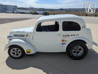 1948 Ford Anglia photo 5