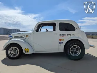 1948 Ford Anglia photo 6