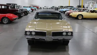 1969 Oldsmobile Cutlass photo 2