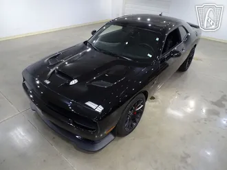 2015 Dodge Challenger photo 3