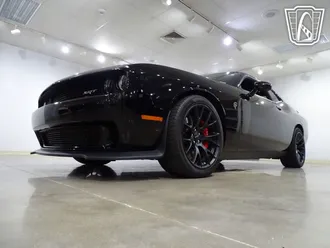 2015 Dodge Challenger photo 5