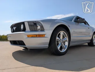 2005 Ford Mustang photo 4
