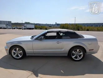 2005 Ford Mustang photo 5