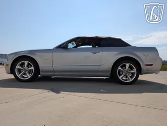2005 Ford Mustang photo 7