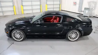 2005 Ford Mustang photo 7