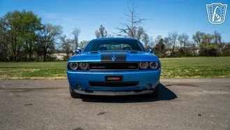 2010 Dodge Challenger photo 3
