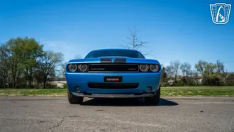 2010 Dodge Challenger photo 4