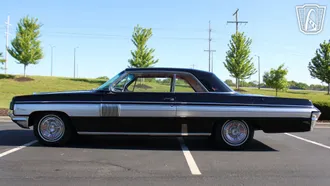 1962 Oldsmobile Starfire photo 6