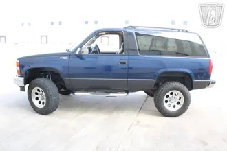 1996 Chevrolet Tahoe photo 2