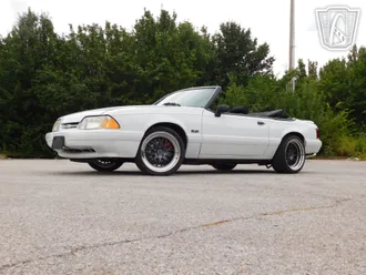 1990 Ford Mustang photo 2