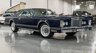 1977 Lincoln Mark V photo 4