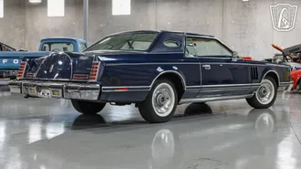 1977 Lincoln Mark V photo 5