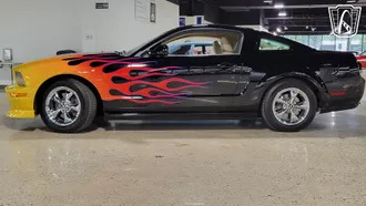 2006 Ford Mustang photo 2