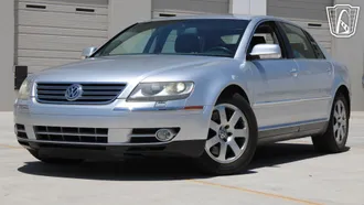 2004 Volkswagen Phaeton photo 2