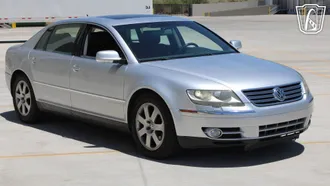 2004 Volkswagen Phaeton photo 3