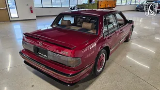 1989 Pontiac Bonneville photo 3