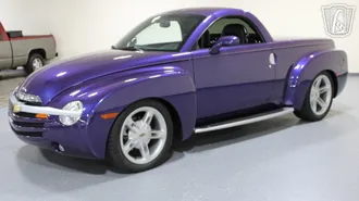 2004 Chevrolet SSR photo 2
