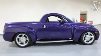 2004 Chevrolet SSR photo 3