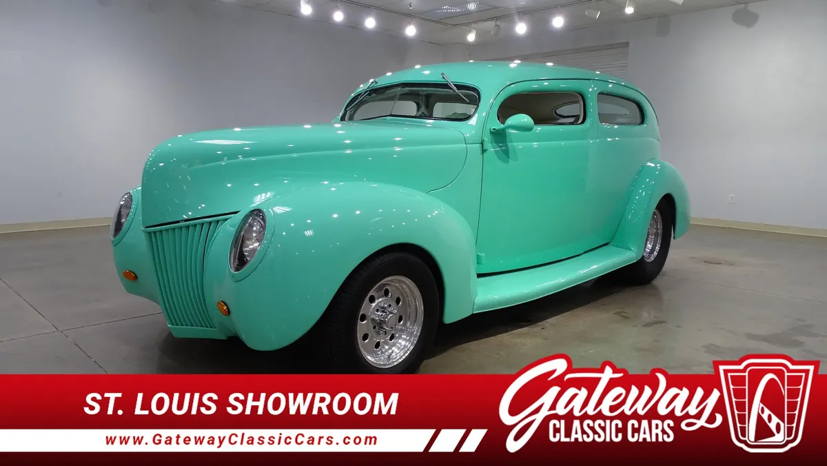 1939 Ford Sedan