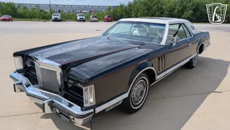 1979 Lincoln Mark V photo 2