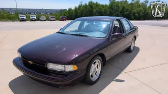 1995 Chevrolet Impala SS photo 2