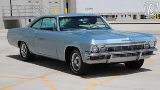 1965 Chevrolet Impala SS photo 3