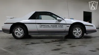 1984 Pontiac Fiero photo 4