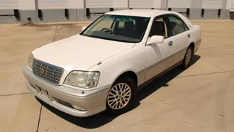 2001 Toyota Crown photo 2