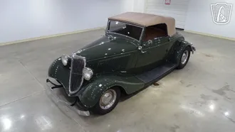 1934 Ford Cabriolet photo 2