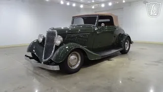 1934 Ford Cabriolet photo 3