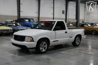 2003 GMC Sonoma photo 2