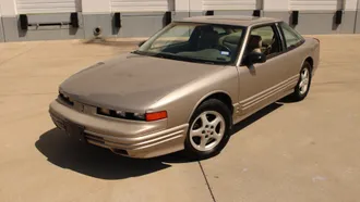 1997 Oldsmobile Cutlass Supreme photo 2