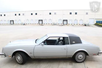 1985 Buick Riviera photo 4