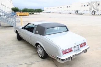 1985 Buick Riviera photo 7
