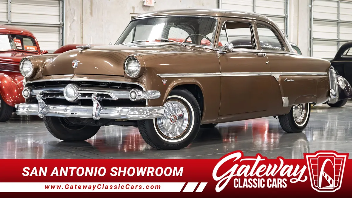 1954 Ford Crestline