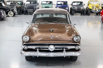 1954 Ford Crestline photo 3