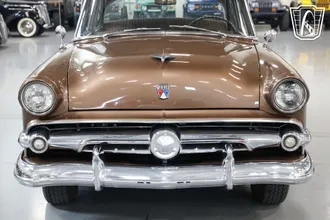 1954 Ford Crestline photo 7