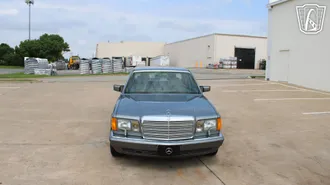 1989 Mercedes-Benz 420SEL photo 3