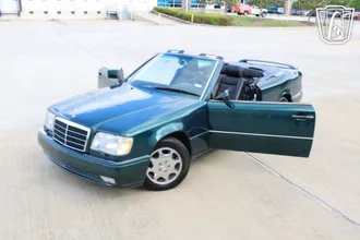 1994 Mercedes-Benz E320 photo 7
