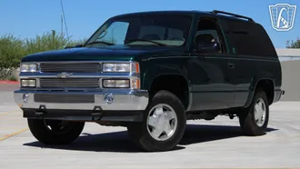 1996 Chevrolet Tahoe photo 2