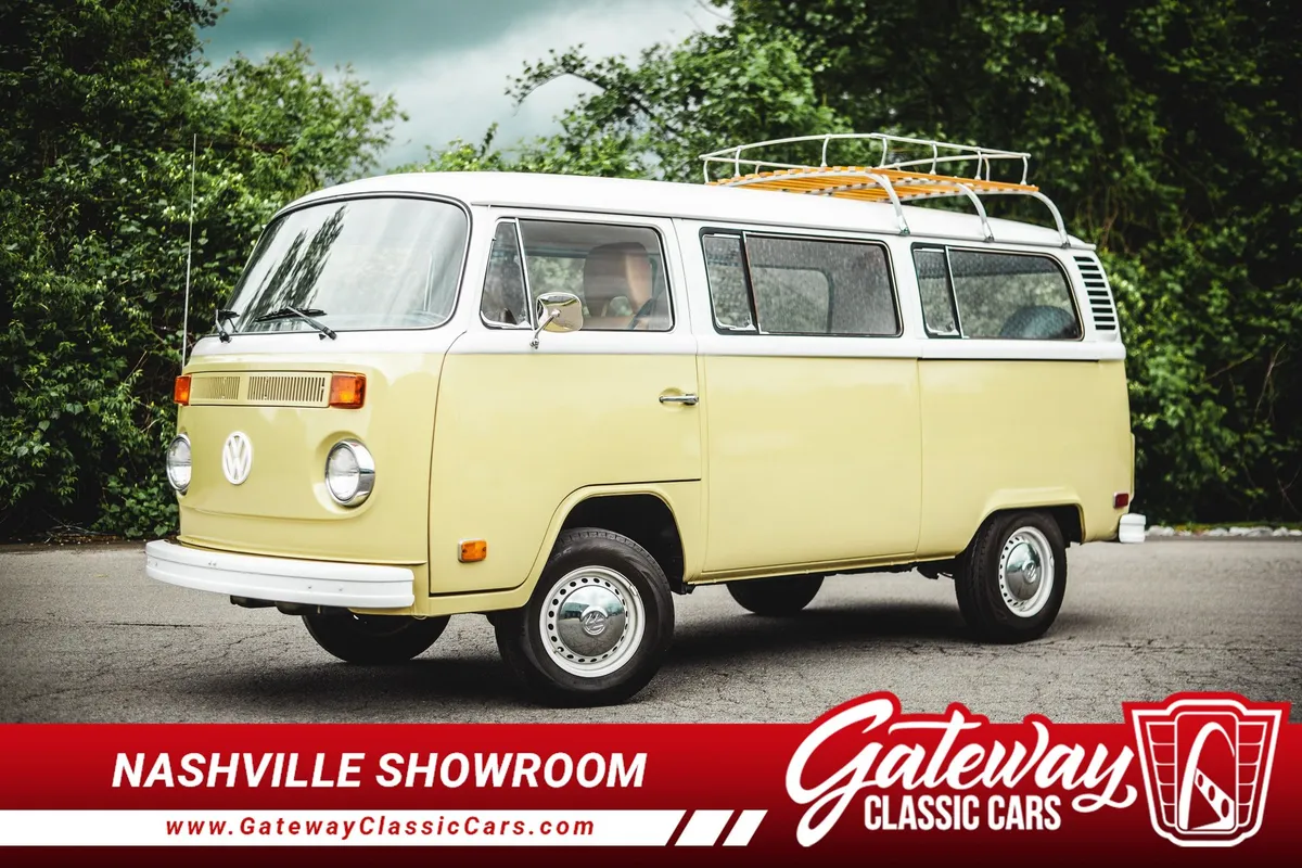1975 Volkswagen Bus Transporter