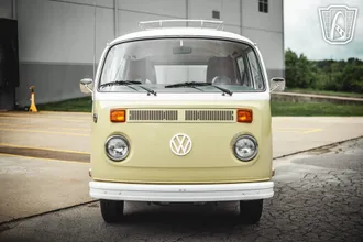 1975 Volkswagen Bus photo 4