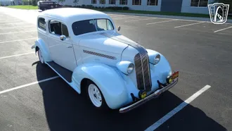 1935 Pontiac Coupe photo 3