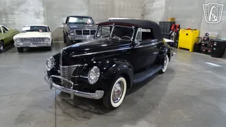 1940 Ford Deluxe photo 2
