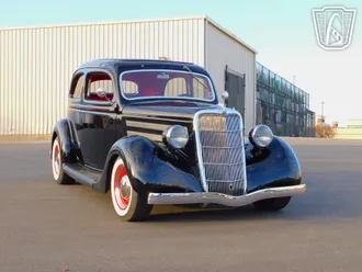 1935 Ford Tudor photo 2