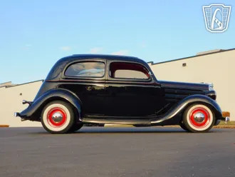 1935 Ford Tudor photo 3